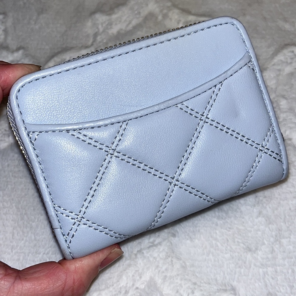 Tory Burch Light Blue Quilted Wallet EUC - Picture 2 of 11